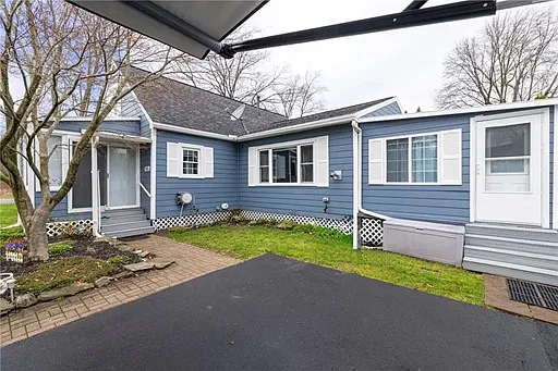 4 bed, 1644 sqft, $3,000 — Photo 2