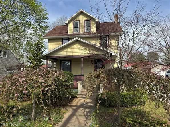 11238 Center St NE, Sandyville, OH 44671