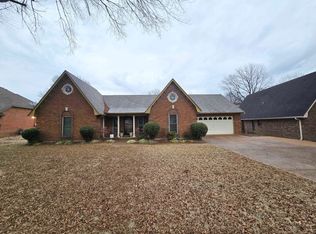 7592 Lowrance Rd, Memphis, TN 38125