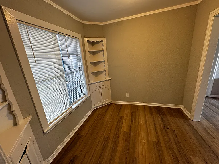 1717 Hemphill Dr — Photo 12
