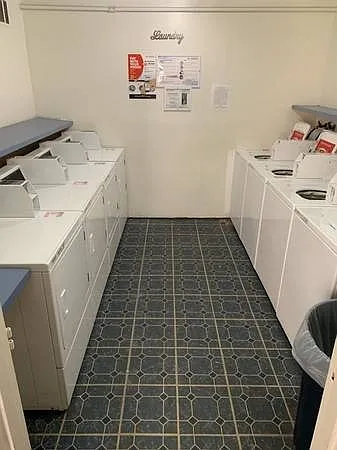 Laundry Room 75 Perry