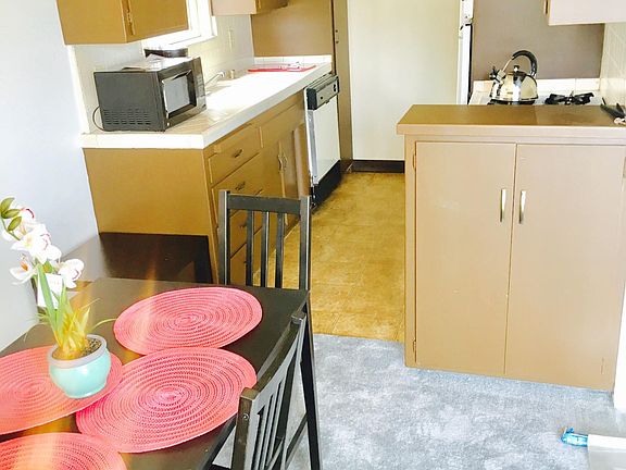 4th image of 1617 S Bundy Dr APT 7