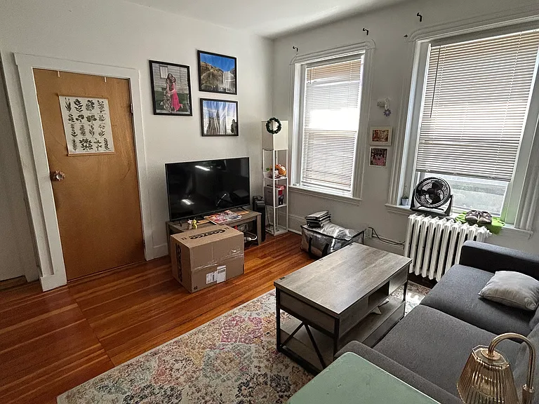 10 Phillips St #6 — Photo 2