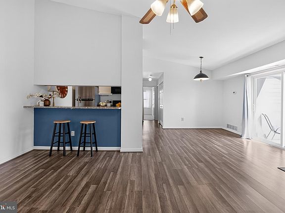 4th image of 1602 Berry Rose Ct APT 2 3D