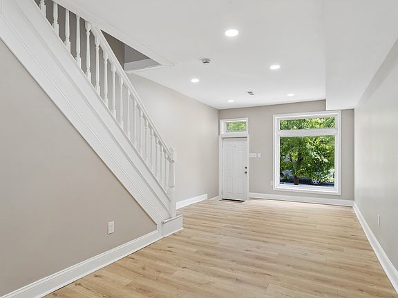 3rd image of 2440 McCulloh St