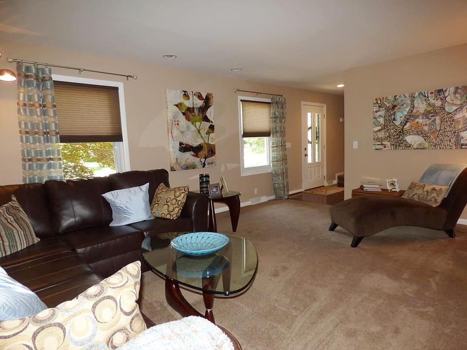 1st image of 9460 Southgate Dr
