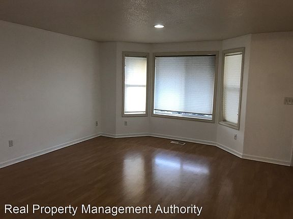 4th image of 13803 NE 78th St