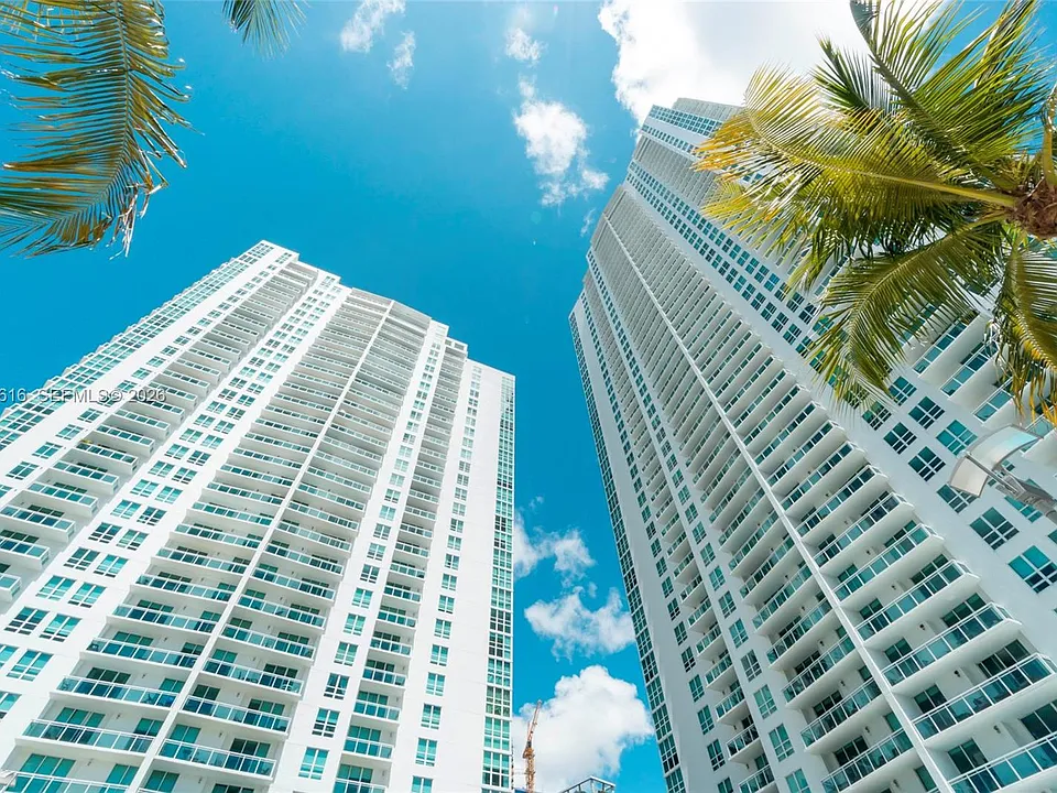 950 Brickell Bay Dr #3010