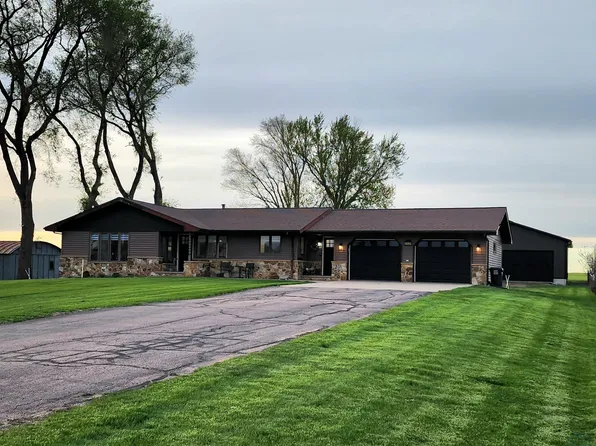 2321 Park St, Sheldon, IA 51201