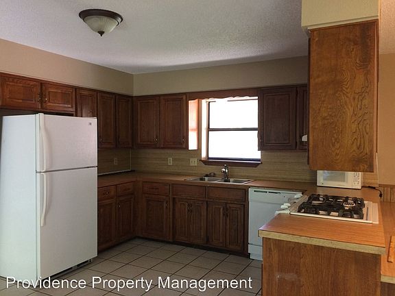 5th image of 2468 N Primrose Ln