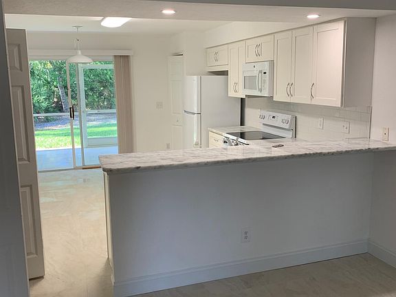 4th image of 28930 Bermuda Pointe Cir Unit 103