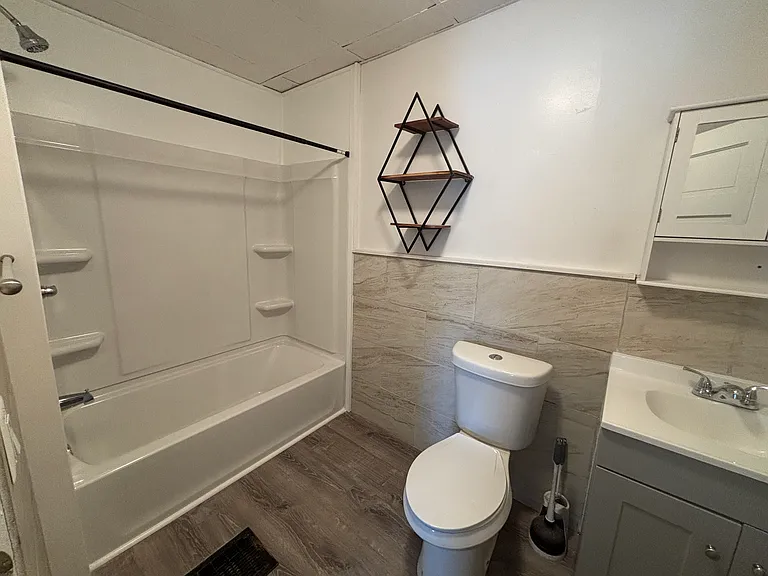 43 Margaret St #2R — Photo 6