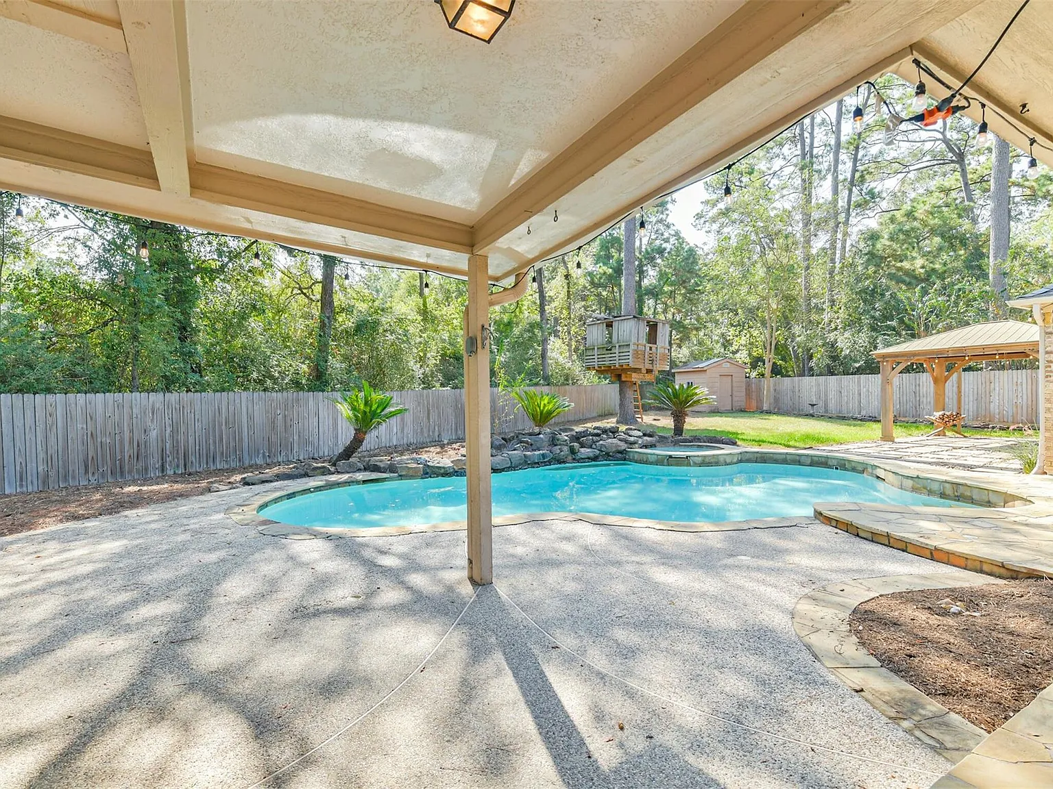 3 bed, 2.5 bath, 2723 sqft, $4,300 — Photo 3