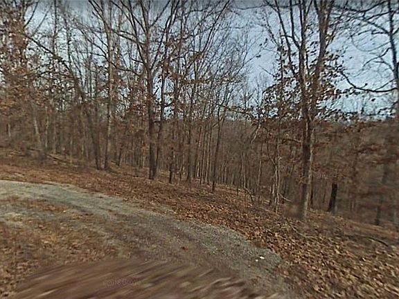 2nd image of 7 Oak Knoll Ln
