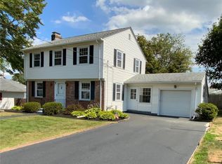 23 Salem Dr, North Providence, RI 02904