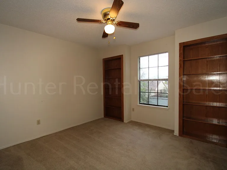 1905 Meadowbrook Dr — Photo 12
