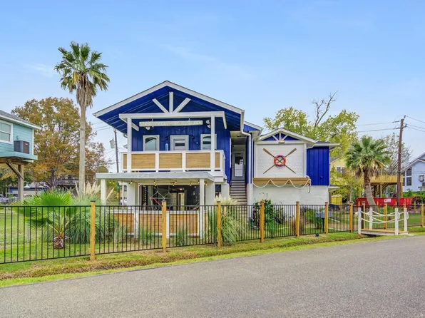 2108 Knollwood St, Kemah, TX 77565