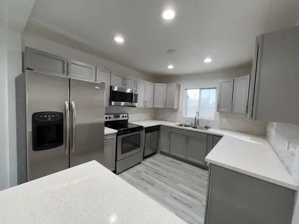 536 S 11th St #1, Las Vegas, NV 89101