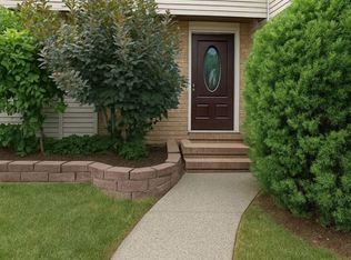 7 Tiger Lilly Ct, Sayreville, NJ 08872
