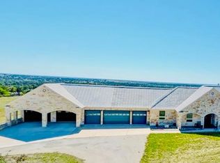 615 Scenic Vista Dr, Fredericksburg, TX 78624