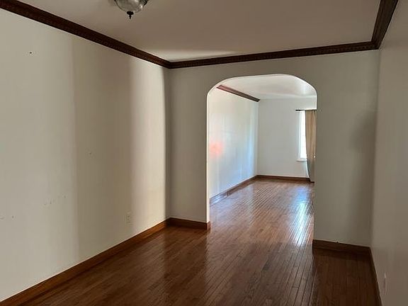 2nd image of 1059 Gipson St