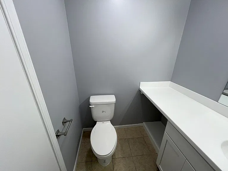 2906-2948 Feiger Ln — Photo 17