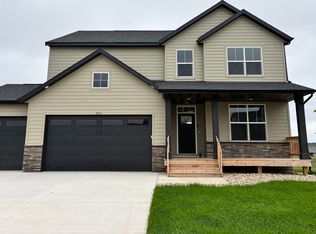 2713 S Copper Creek Ave, Sioux Falls, SD 57110