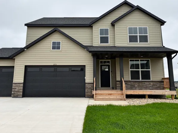 2713 S Copper Creek Ave, Sioux Falls, SD 57110