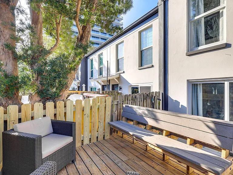 2927 W Santiago St — Photo 2