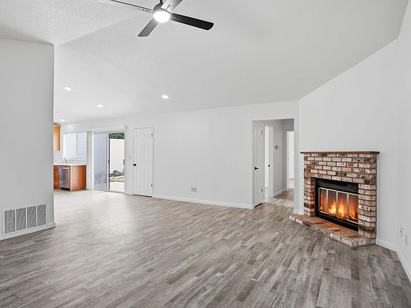 3rd image of 3804 Terneuzen Ave