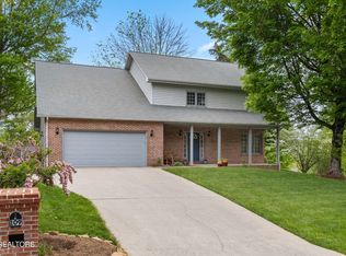 109 W Melbourne Rd, Oak Ridge, TN 37830