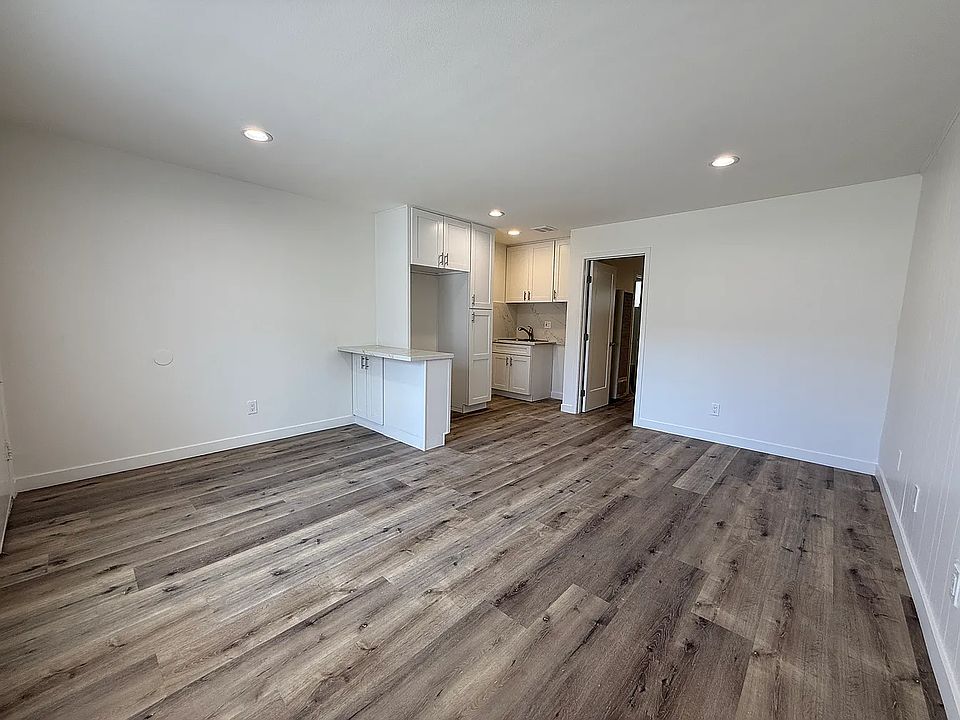 2nd image of 201 10th St APT 17