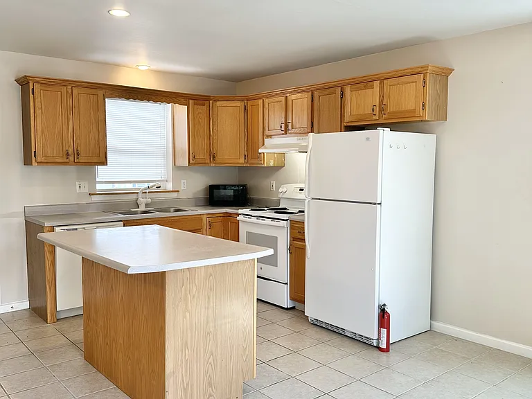 1001 Bloom Rd #103 — Photo 3