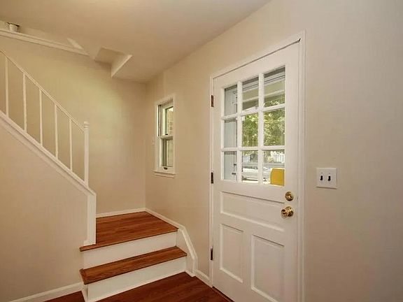 3rd image of 3217 Farmbrook Ct