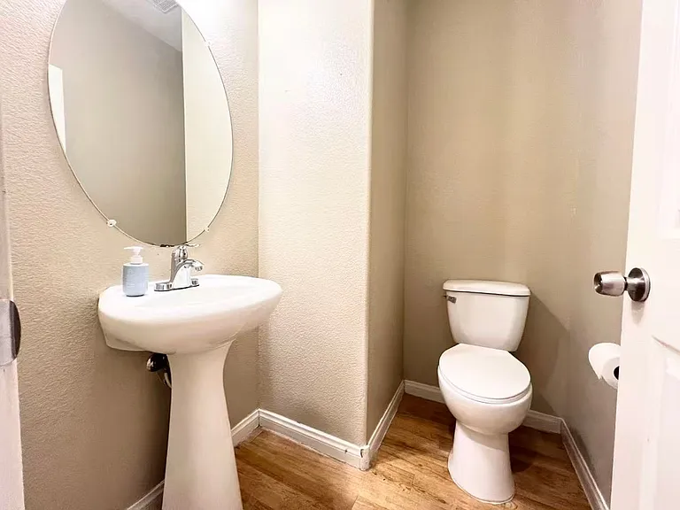 574 Redruth Dr — Photo 12
