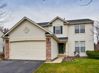 12592 Meadow Cir, Lake Bluff, IL 60044