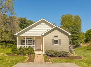 65 Harkrader St, Christiansburg, VA 24073