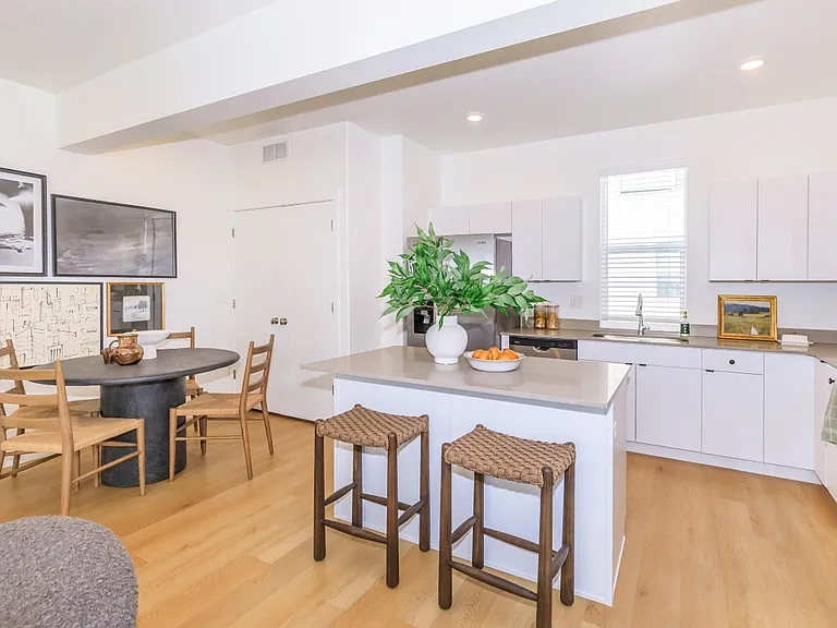 Crescent Townhomes — Photo 2