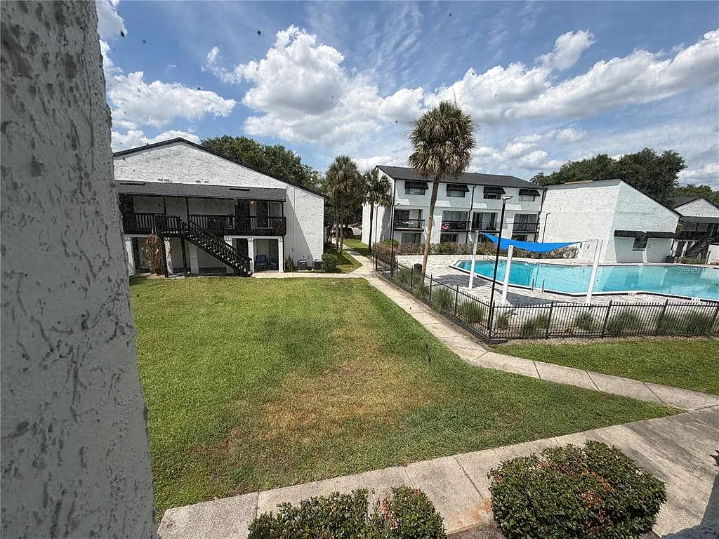 1 bed, 1.5 bath, 765 sqft, $1,200 — Photo 3