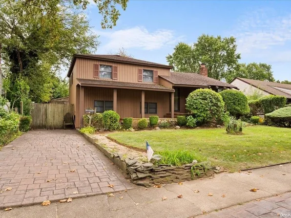 151 Thomas Powell Boulevard, Farmingdale, NY 11735