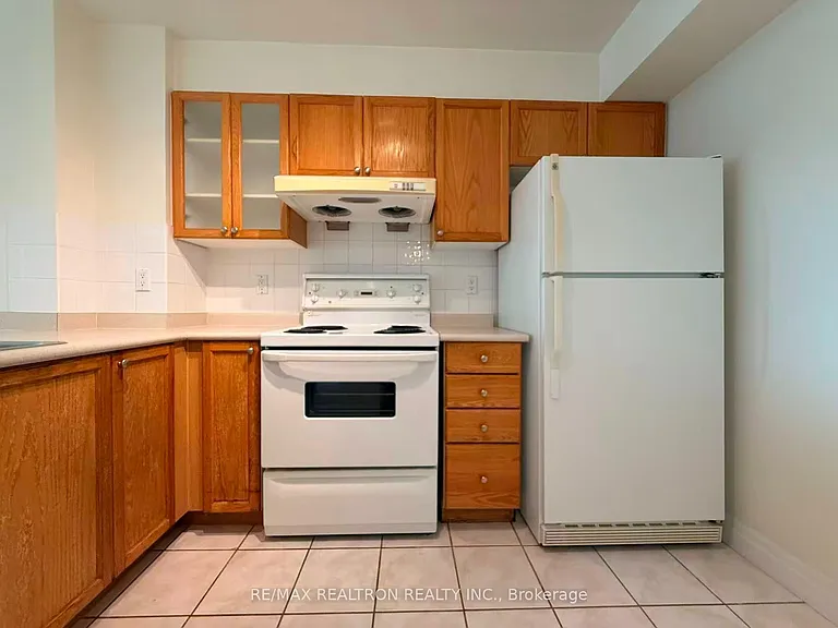 188 Doris Ave #803 — Photo 8