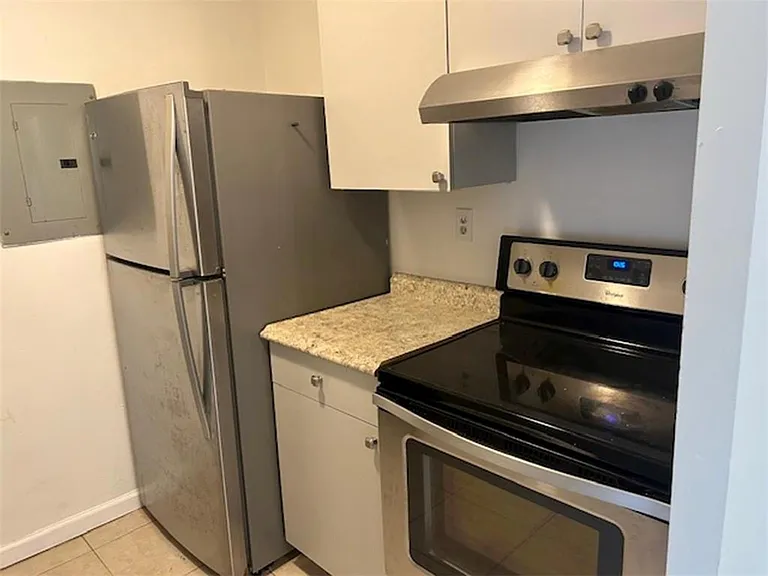 1089 N Benoist Farms Rd #301 — Photo 8