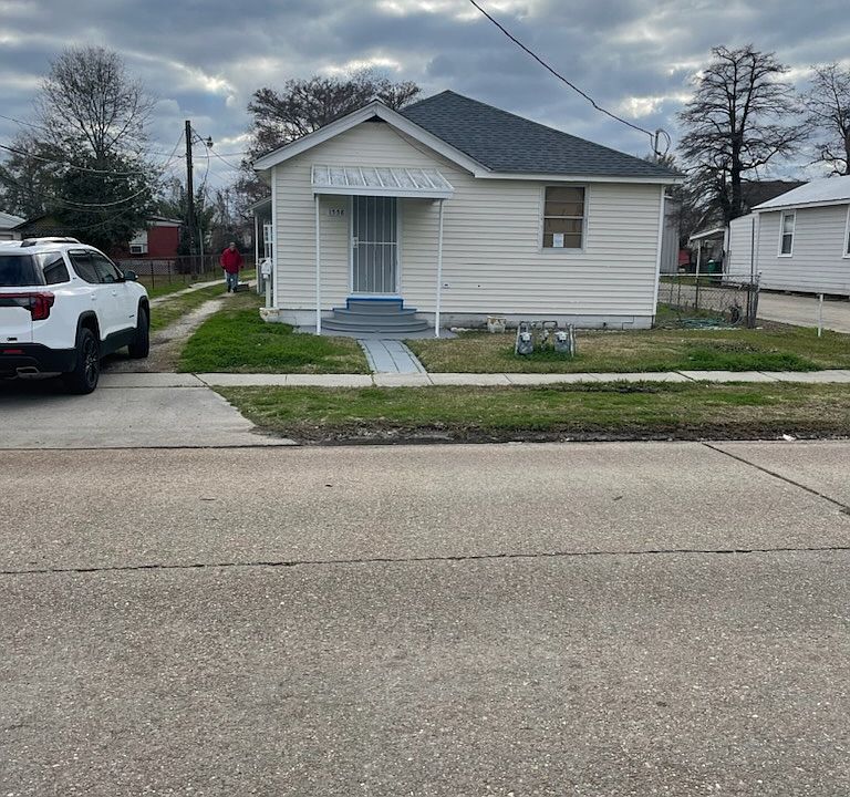 1st image of 1558 Claire Ave