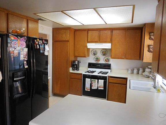 3rd image of 2810 Oak Creek Dr Unit A