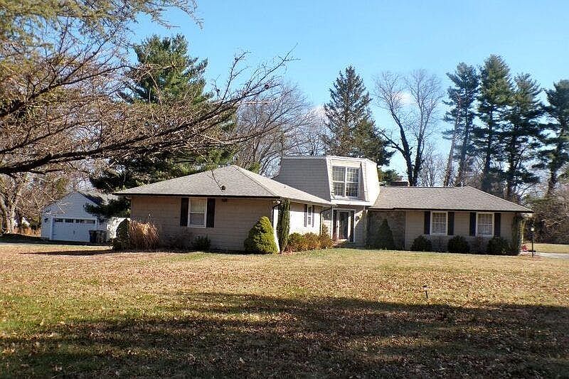 1st image of 101 Pembrey Dr