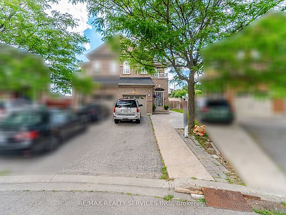4th image of 32 Deepcoral Ct