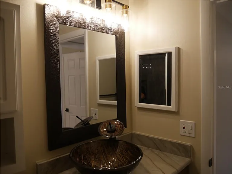 2411 Aspinwall St #2411 — Photo 10