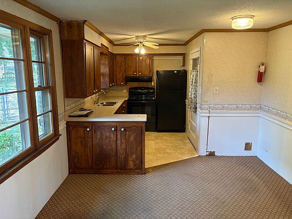 3rd image of 6151 Woodfield Cir