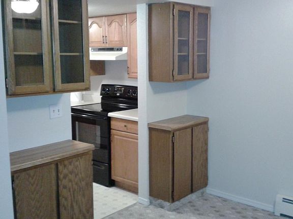 Dining into kitchen