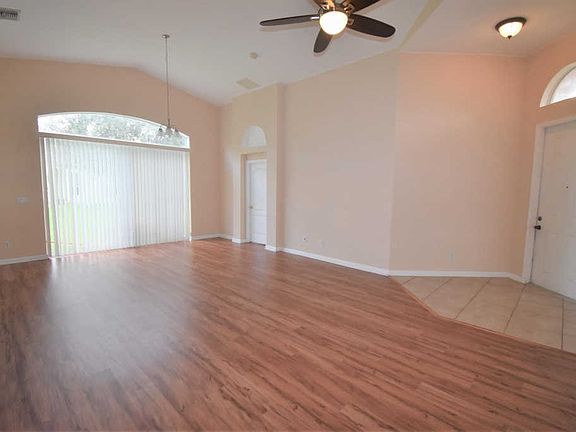 5th image of 5642 Sunberry Cir